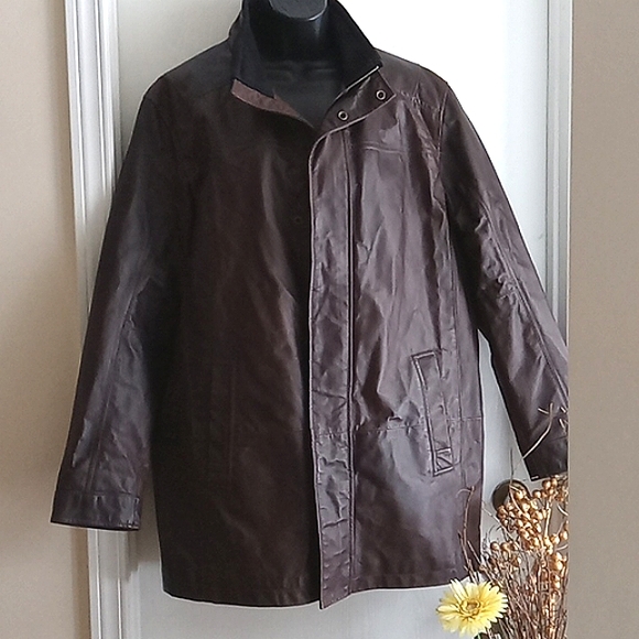 Danier | Men's  Dark Brown Leather Car Jacket - Picture 14 of 15